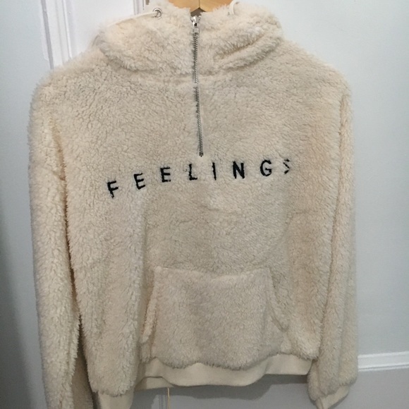 Cute New with tags fuzzy sweatshirt - Picture 1 of 6